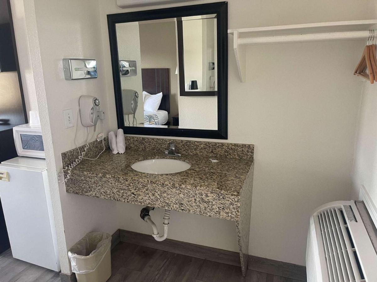 6 Or Umatilla Hotel 2*